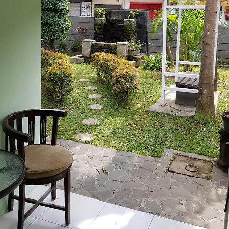 Embe Pitoe Syariah Gejayan Mitra Reddoorz Otel Pakualaman Dış mekan fotoğraf