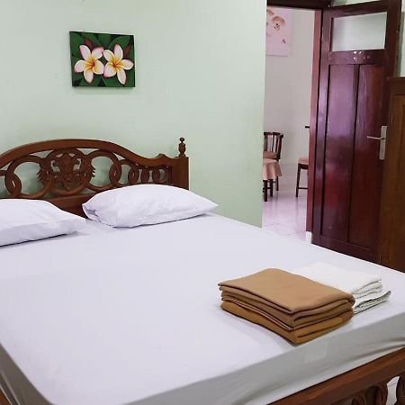 Embe Pitoe Syariah Gejayan Mitra Reddoorz Otel Pakualaman Dış mekan fotoğraf