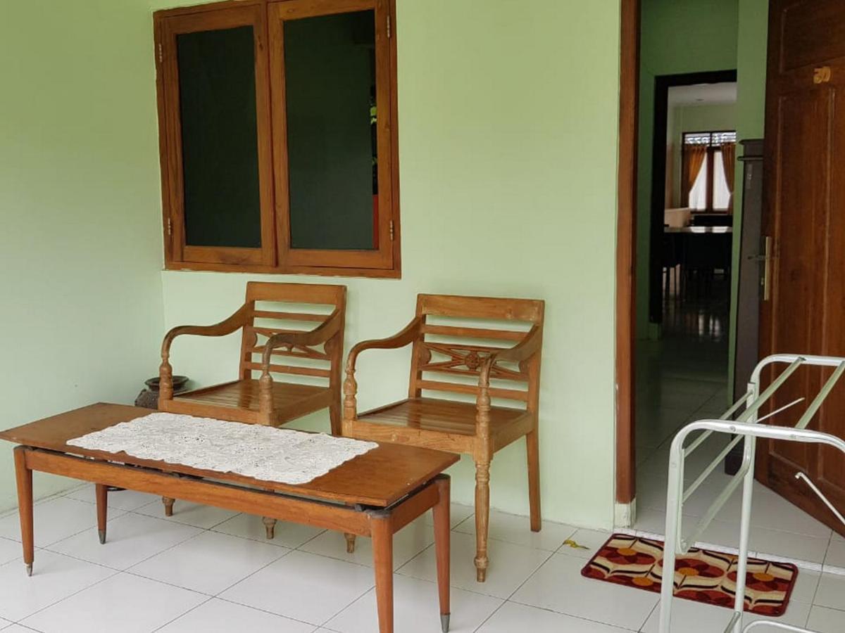 Embe Pitoe Syariah Gejayan Mitra Reddoorz Otel Pakualaman Dış mekan fotoğraf