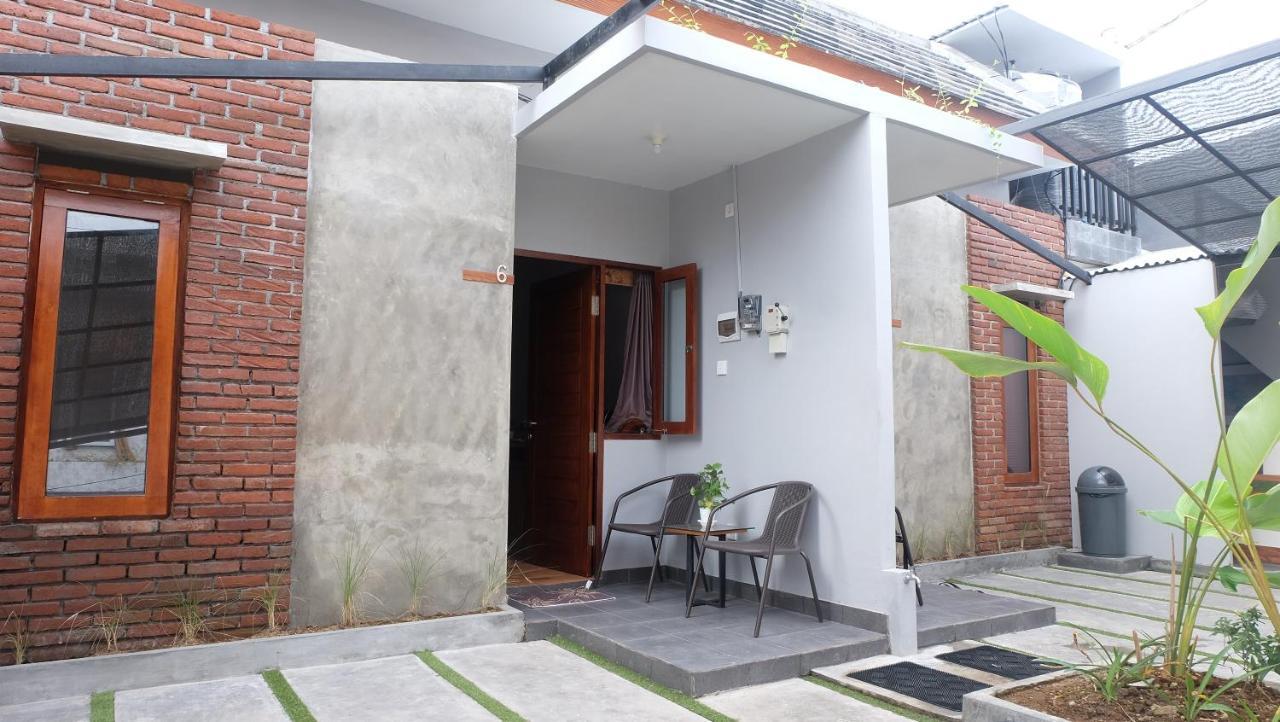 Embe Pitoe Syariah Gejayan Mitra Reddoorz Otel Pakualaman Dış mekan fotoğraf