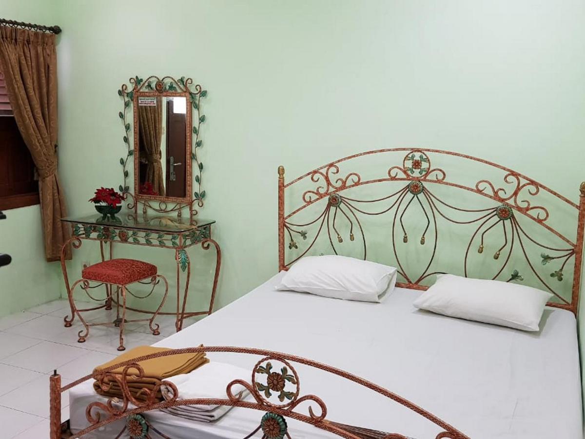 Embe Pitoe Syariah Gejayan Mitra Reddoorz Otel Pakualaman Dış mekan fotoğraf